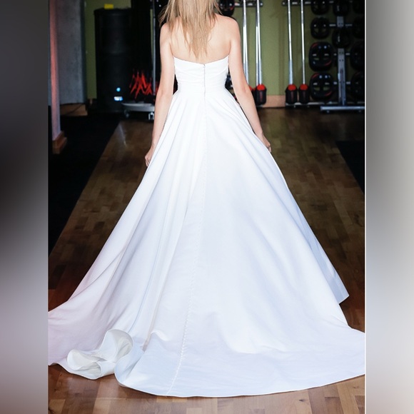 Alyne by Rita Vinieris Camila Wedding Gown - Picture 2 of 6